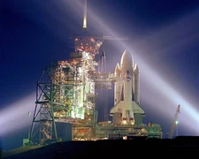 SPACE SHUTTLE COLUMBIA (STS-1) ON LAUNCH PAD 39A - 8X10 NASA PHOTO (EP-397)