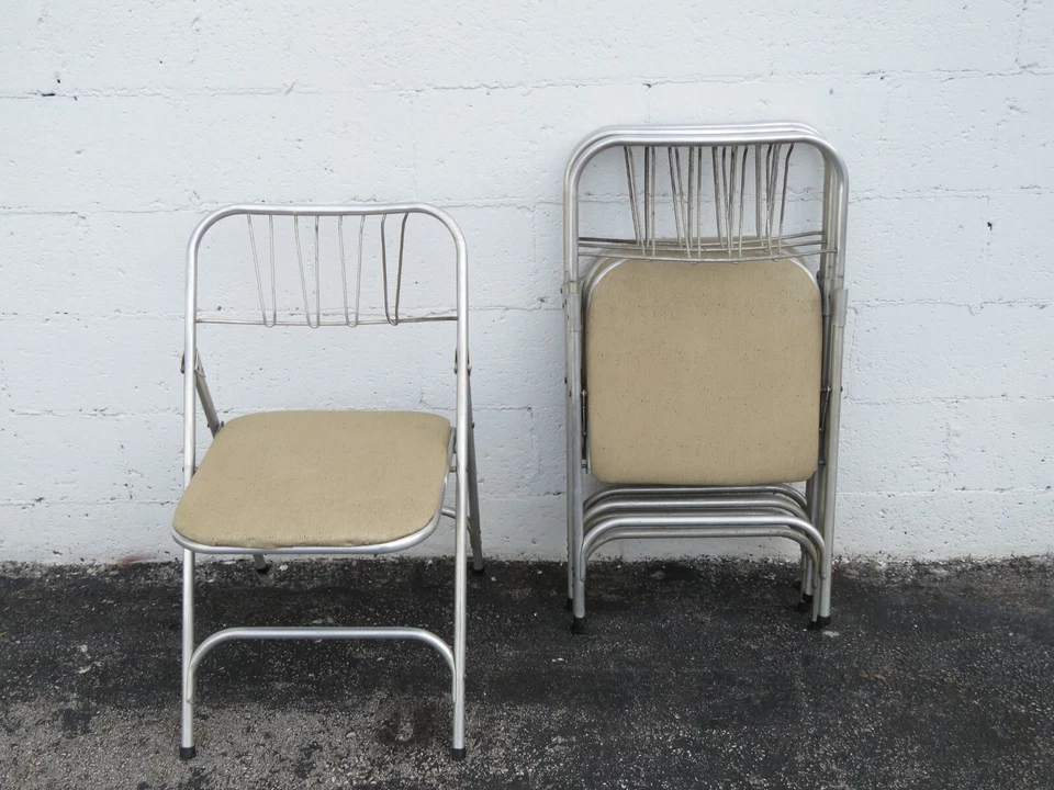 Cuatro sillas de comedor plegables modernas de mediados de siglo de Airlite aluminio 2800 Foto 2 de 4