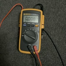 Fluke 110 True RMS Digital Multimeter CAT III 600V 6000 Count Auto-Ranging