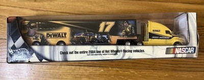 2004 Matt Kenseth Victory Lane Transporter #17 DeWalt Hot Wheels