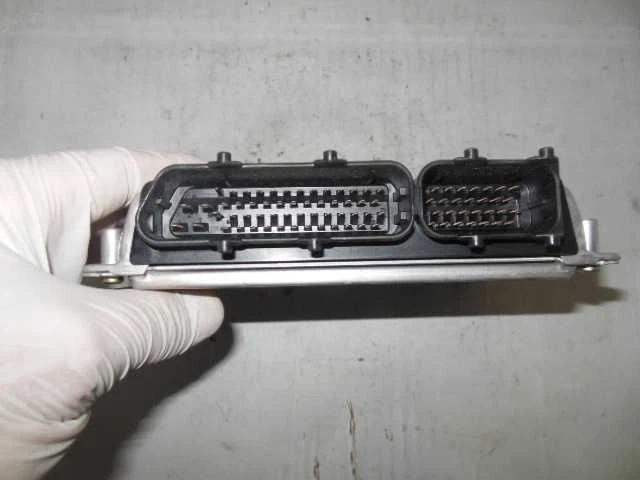 Módulo de Control Electrónico Motor ECM Modelo VIN D 2.8L Se Adapta 97-02 AUDI A4 367166 Foto 2 de 2