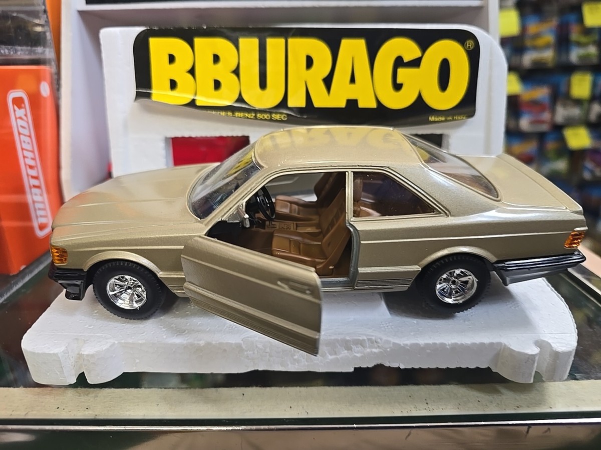 Burago メルセデスベンツ　500SEC MERCEDES-BENZ 500 SEC / SILVER BBURAGO 1:26 SCALE DIECAST