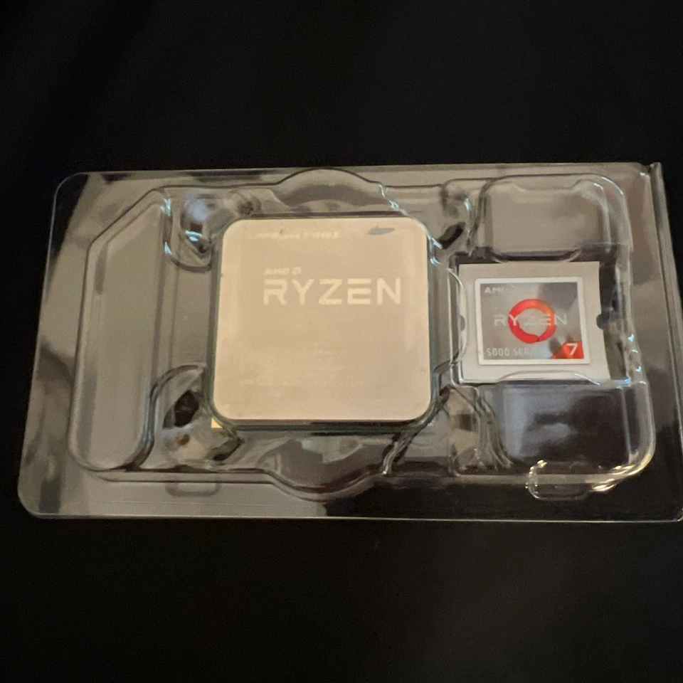 AMD Ryzen 7 1700X 3.8GHz Eight Core (YD170XBCAEWOF) Processor - Image 2 of 3