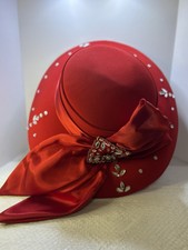 Lisa Rene Red Felt Satin Flower Chain Rhinestone Pillbox-Style Hat Timeless Vintage Beauty — Black Felt Cloche with Red Poppies ? main image 4