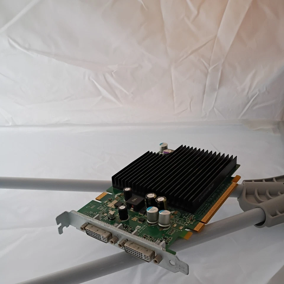 Apple MacPro NVIDIA P345 256MB PCIe Dual DVI Video Graphics Card - Image 3 of 4