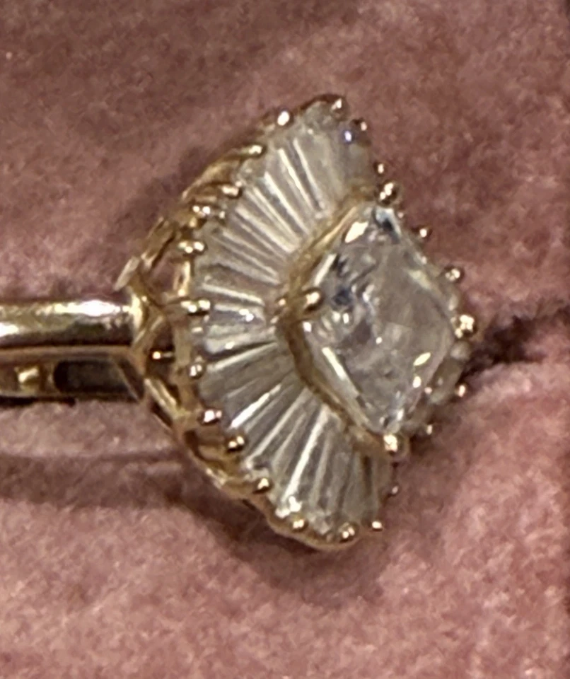 Impresionante anillo de moissanita talla 7 Foto 2 de 4