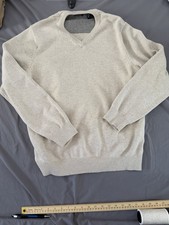 Men  s IZOD V-Neck Long Sleeve Sweater Size XL. Ivory Color 100 Cotton.EUC