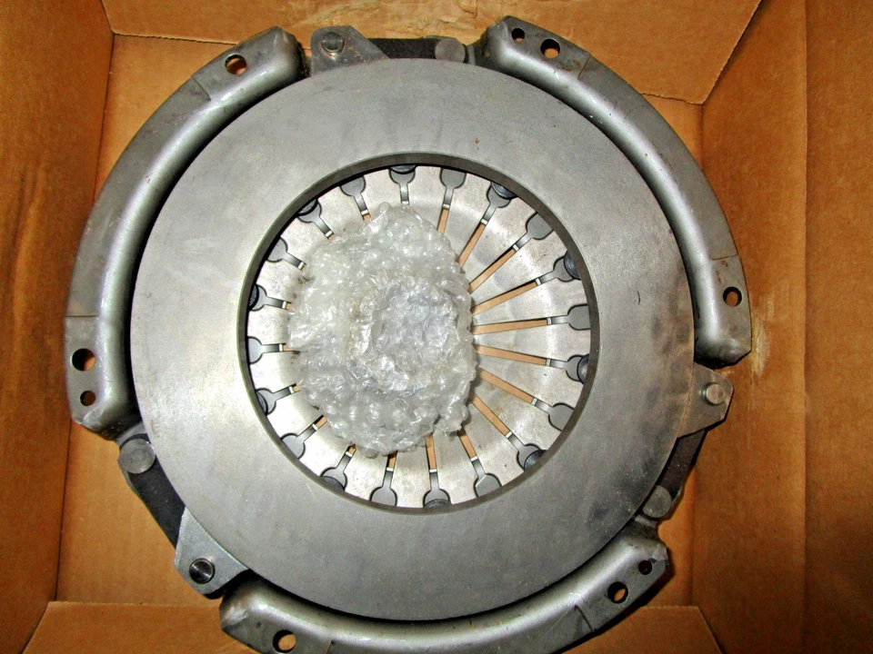 BMW 535I 635CSI 735I Clutch Kit 1985-1988 NOS #061-9220 - Image 3 of 4