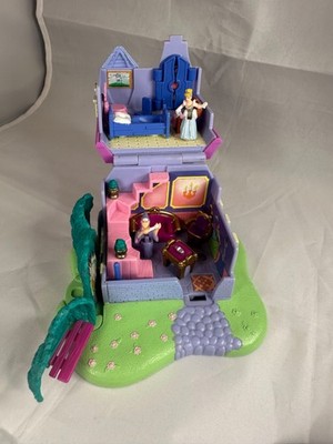 Cinderella Stepmother Cottage Polly Pocket Pre-owned with 2 figures