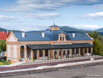 Vollmer H0 43561 - Bahnhof Nordstadt L 56 x B 15,8 x H 18,3 cm Bausatz Neuware