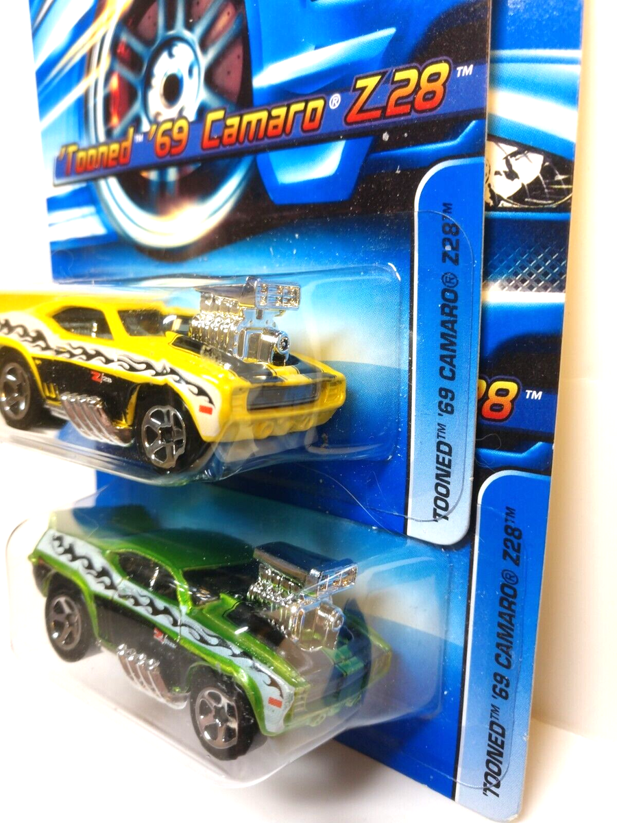 2006 Hot Wheels Tooned '69 Camaro Z28 #124 (2) Yellow & Green | eBay