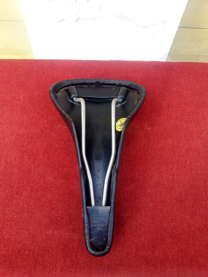 Asiento Race Day Sillín San Marco Años 90 Rieles de Titanio Raro Sin Lágrimas Bordado Foto 4 de 4