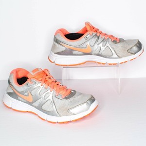 womens 7.5 in youth nike