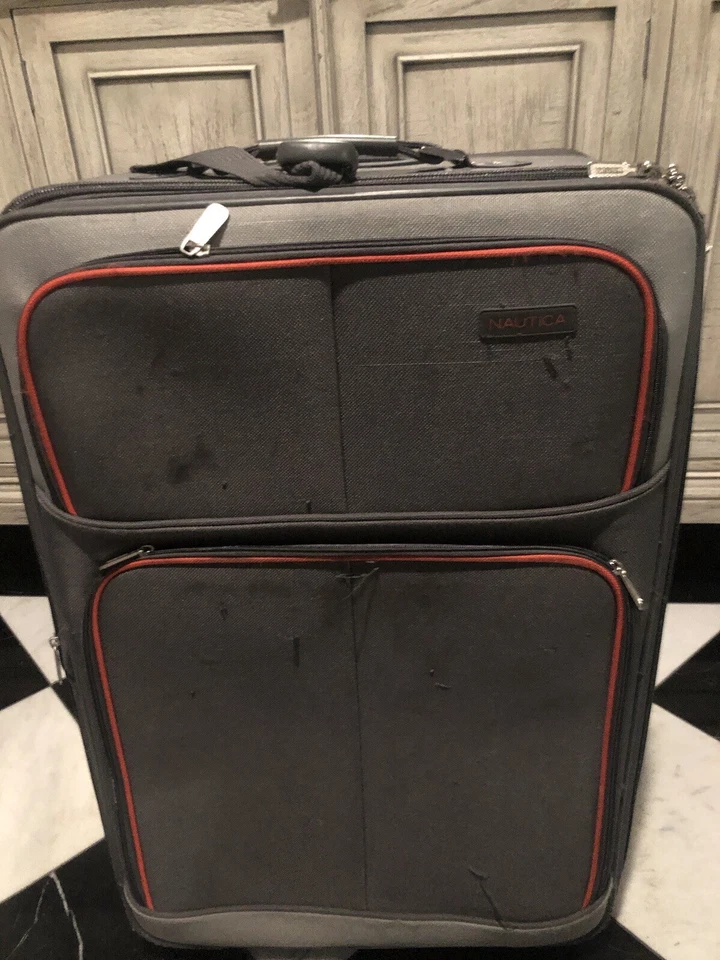 手提式西装套装 - 状况良好  — 第 2/4 张图片