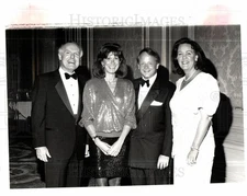 1991 Press Photo Universal Standard Medical Laboratory - dfpb91093