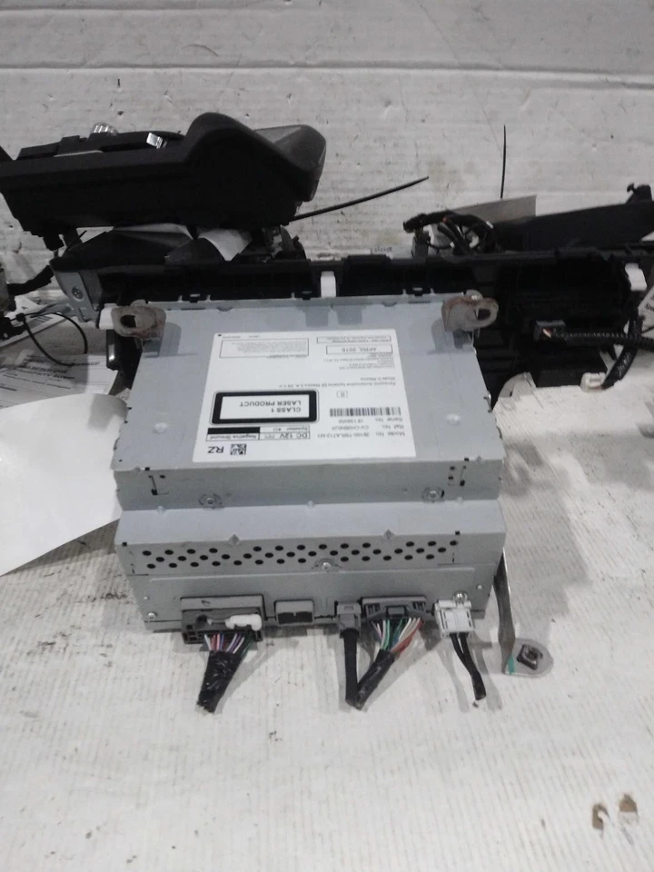 Used Infotainment Display fits: 2016 Honda Fit display and control panel 5.00`` - Image 2 of 4