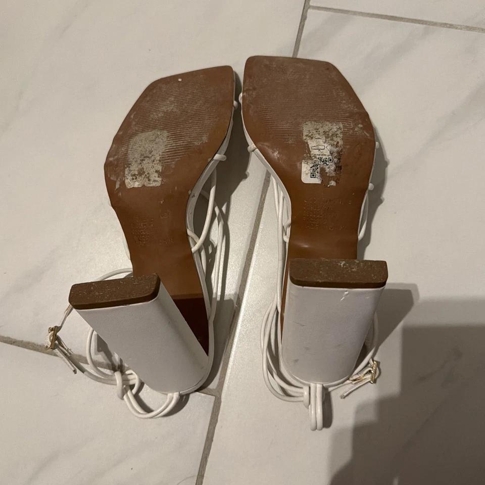 Asos Design,二手,一对白色绑带粗跟凉鞋,尺寸 US 8 — 第 4/4 张图片