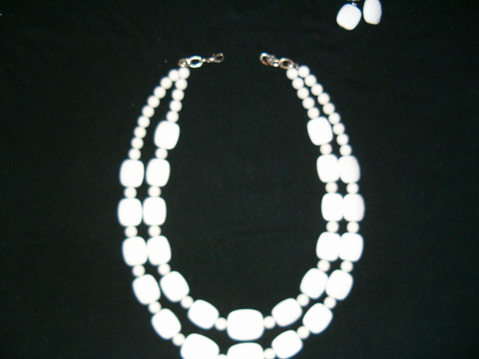 WHITE MULTI LAYER BEADED STATEMENT NECKLACE AND E… - image 6