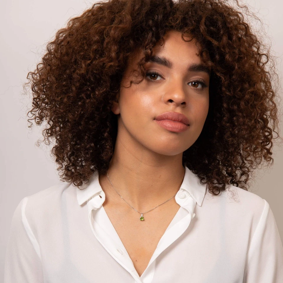 Trillón Perdidot Y Colgante Topacio 9ct Oro Blanco 375 Contraste Británico Hecho - Imagen 2 de 3