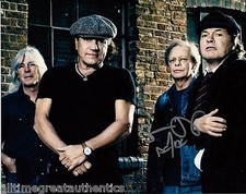 AC/DC GUITARIST STEVIE YOUNG HAND SIGNED 8X10 BAND PHOTO W/COA ROCK OR BUST TOUR