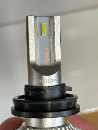 PHILIPS UltinonSport H8 LED Fog Lights - Picture 8 of 13