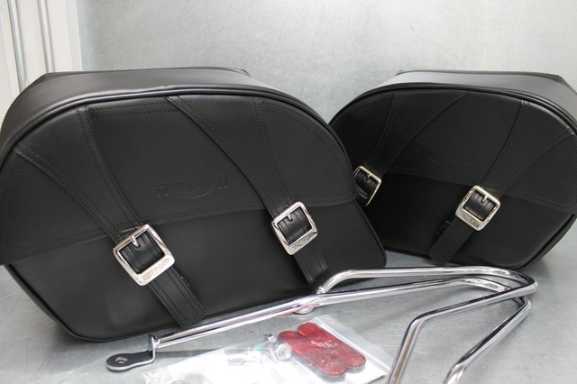 triumph leather panniers