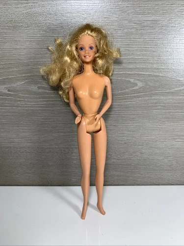 MATTEL 1986 "JEWEL SECRETS" CLASSIC BARBIE DOLL #1737 - VERY PRETTY!