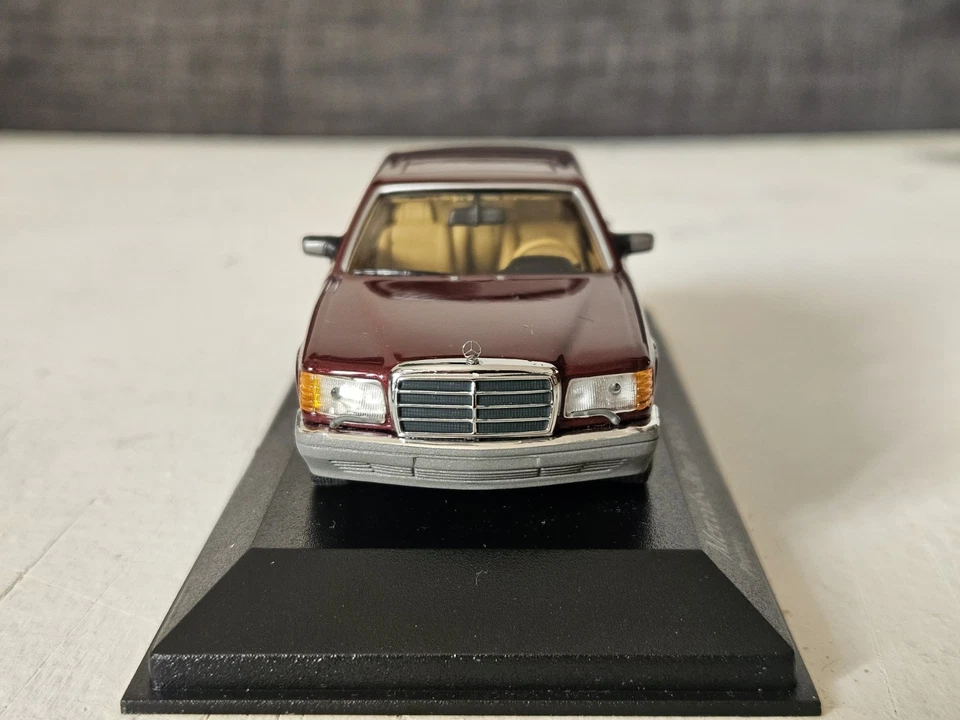 1:43 Minichamps Mercedes 560 SEL W126 (1989) Bourdeaux Mint - Immagine 3 di 4