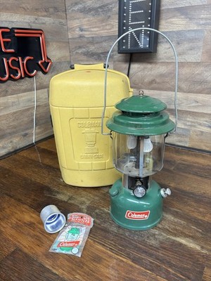 Vintage (11/77) Coleman Lantern, Model 220J w/Clamshell Case & New Mantle