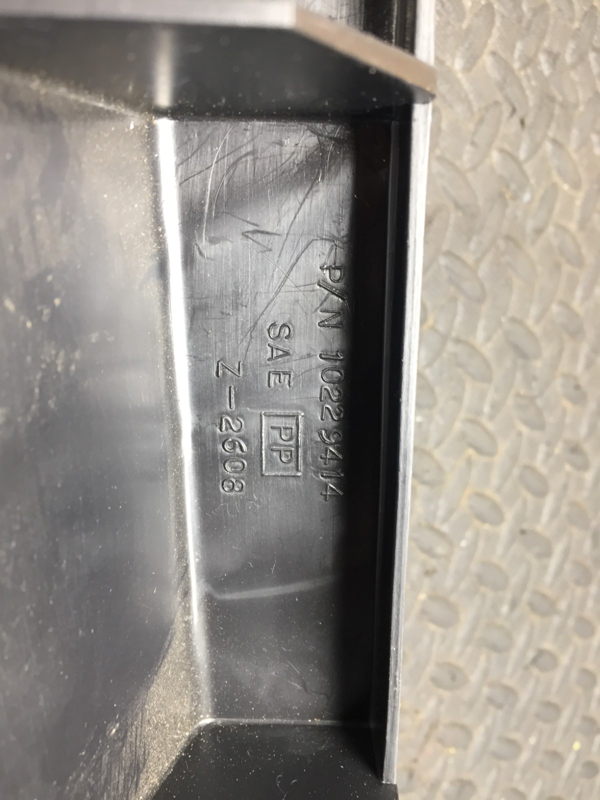 97-04 C5 CORVETTE WINDSHIELD DEFROST AIR DUCT USED OEM 10229414 #8 7946