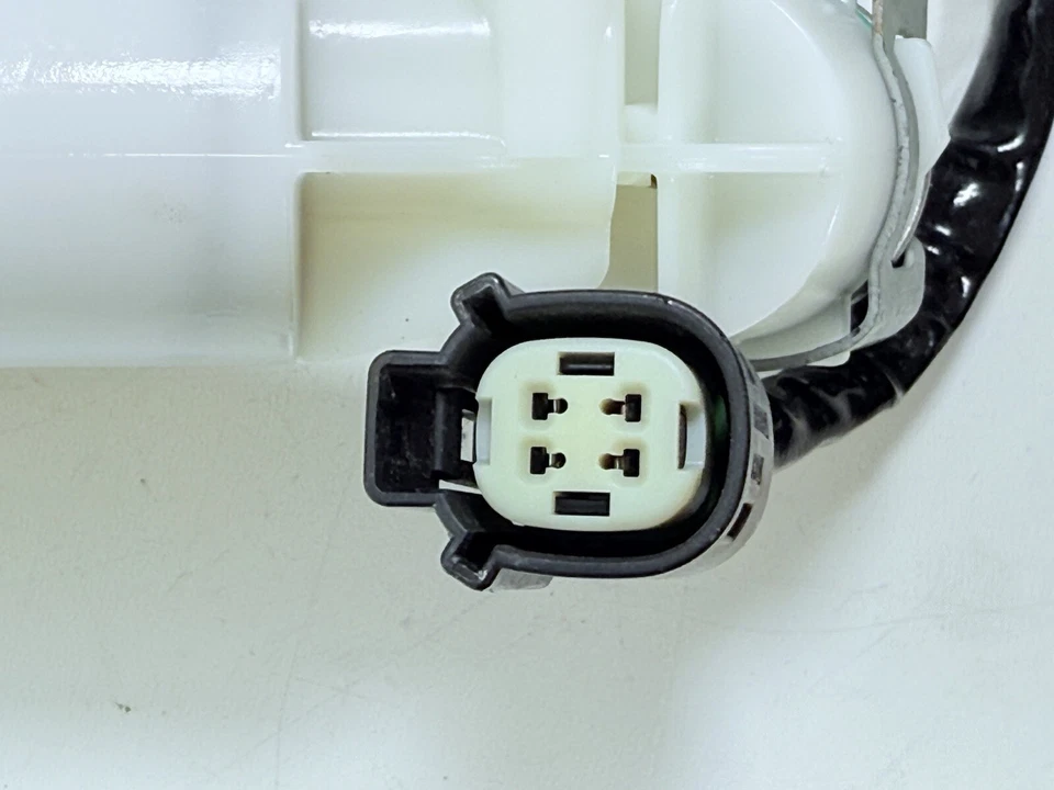 Conjunto de bomba de combustible Harley Sportster 883/1200 Forty Eight 10-22 OEM 75268-07F Foto 4 de 4