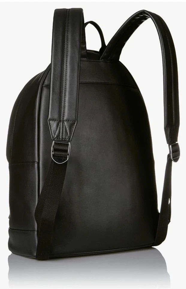 Lacoste Men's Leather Backpack with Badge Logo (Pre Owned) In Great Condition. - Image 2 of 4