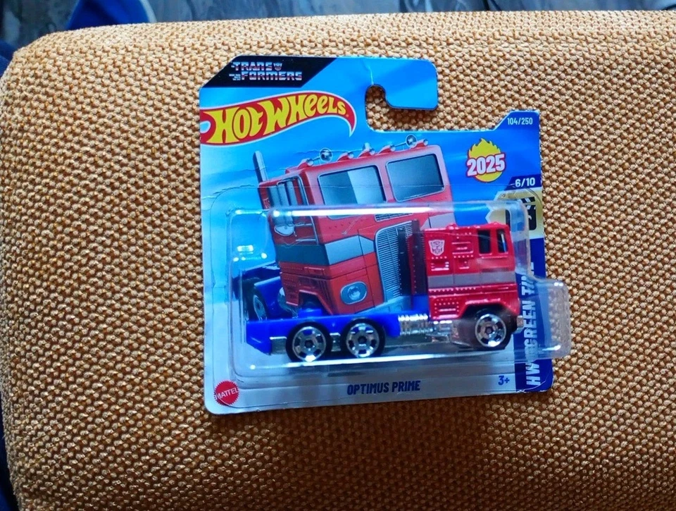 Hotweels Transformers Optimus Prime! HW Screen Mattel nuovo 2025 - Immagine 3 di 4