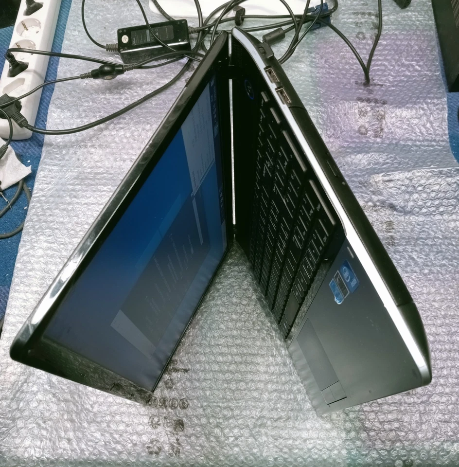 Notebook Samsung NP300E5C funzionante 2Gb ram / no HDD no Alimentatore - Immagine 4 di 4