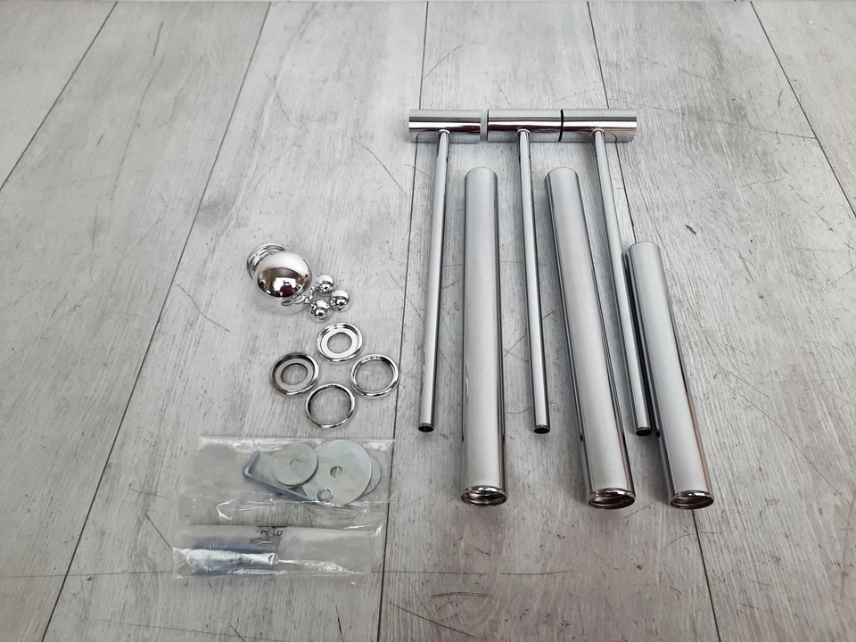 Portasciugamani in piedi Relaxdays - 3 aste mobili, metallo cromato - Immagine 3 di 4