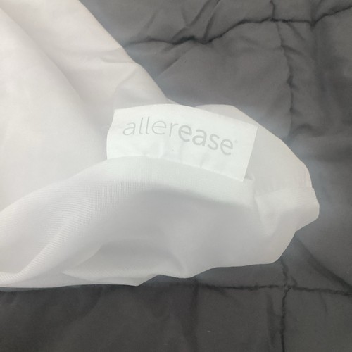 AllerEase Full Size Mattress Protector, Slight Discoloration (Price Negotiable)