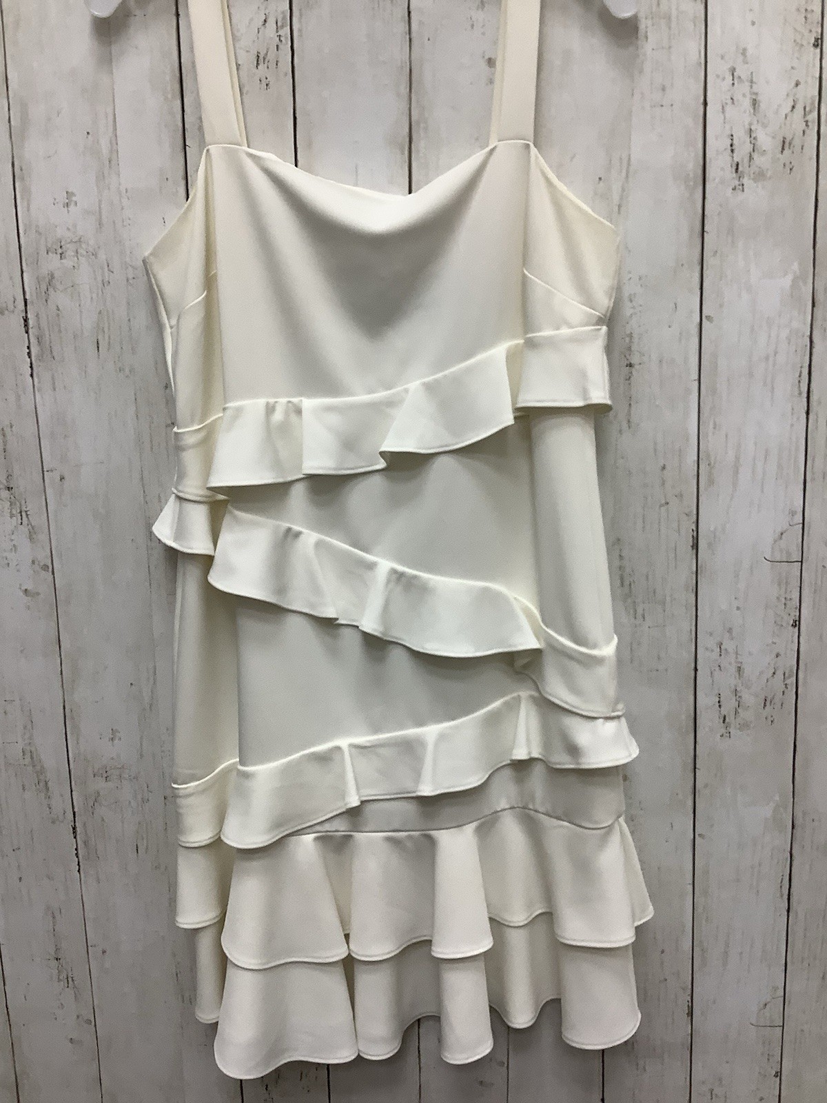 Alexia Admor Size 10 White Sleeveless Ruffle Tiered Mini Cocktail Party Dress
