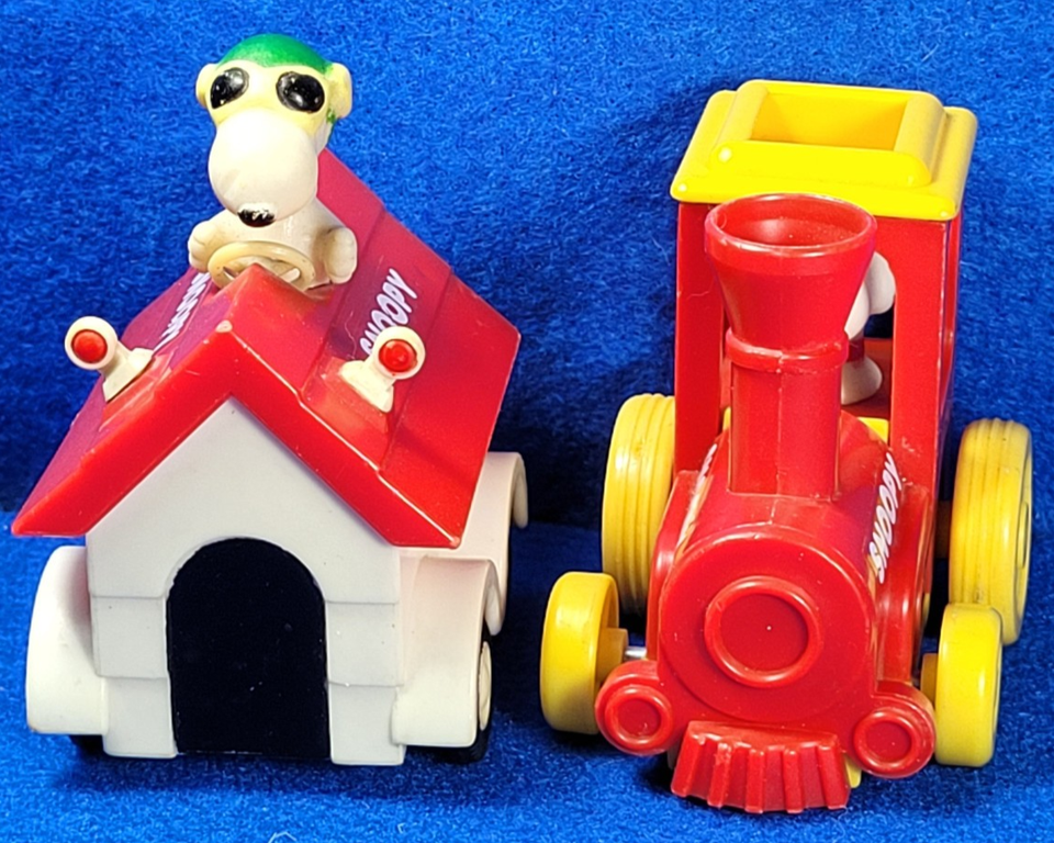 Snoopy 1965 Dog House Race Car & Engineer Snoopy 1958 Aviva Vintage ...