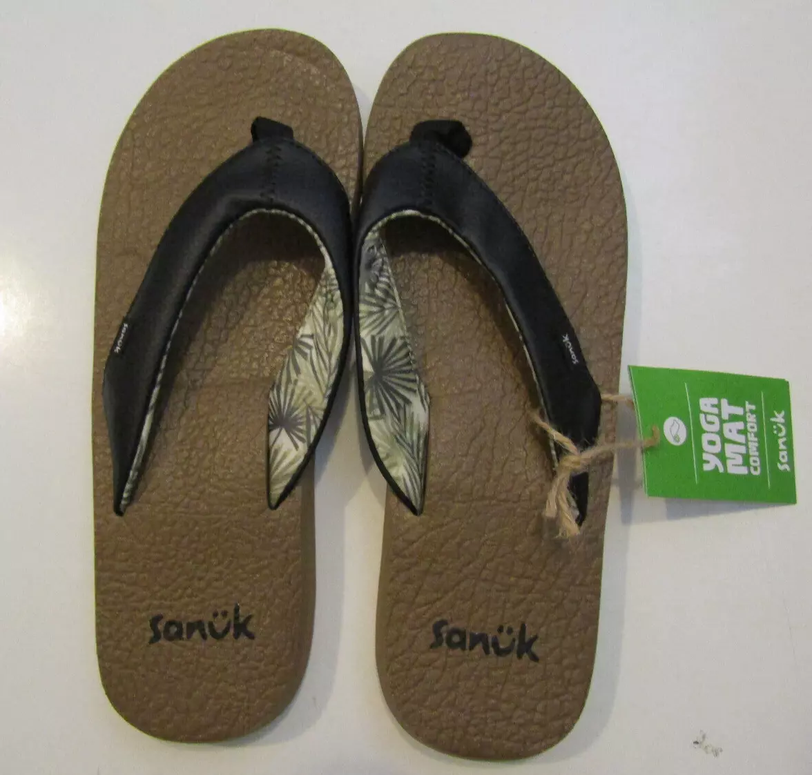 NWT Womens SANUK Black Tan Yoga Mat Flip Flops Sandals Size 7