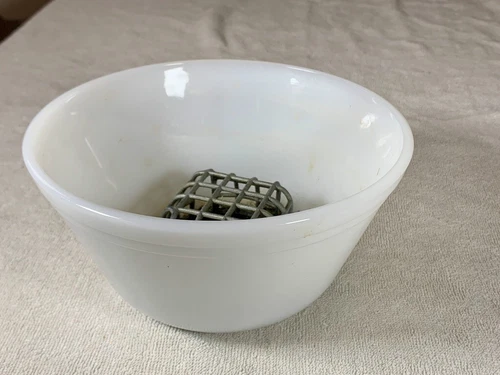Vintage Retro FEDERAL White Ovenware Mixing Bowl - Metal FLOWER FROG