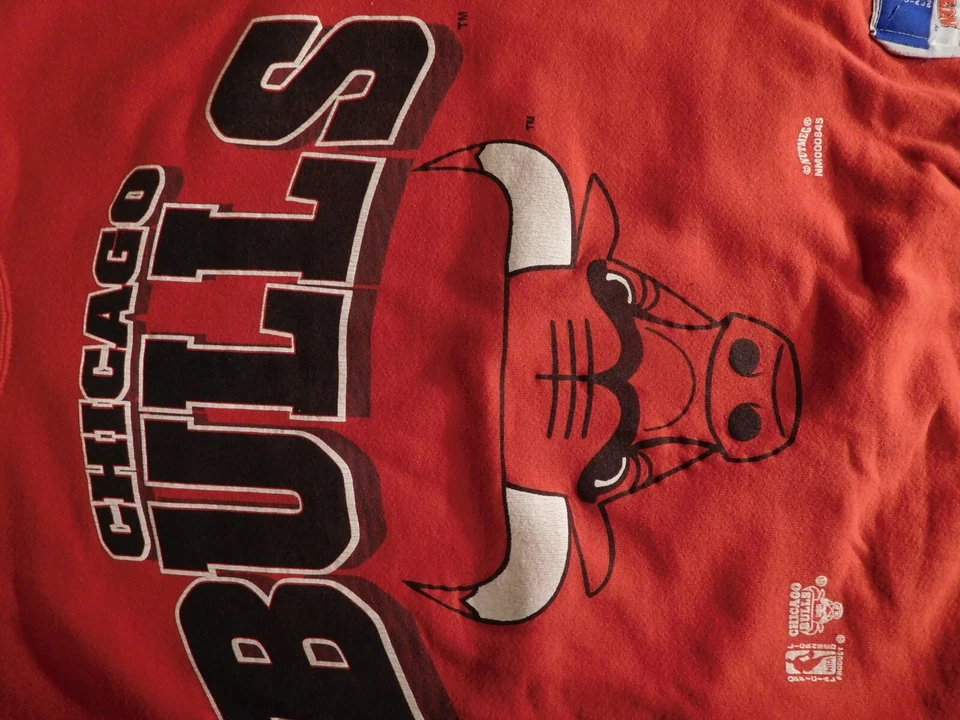 Awesome Vintage Chicago Bulls Nutmeg Brand Red Medium Sweatshirt - Image 3 of 4