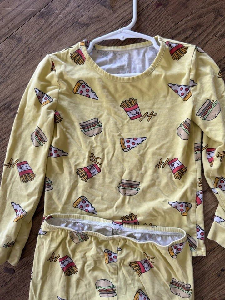 Pijama amarillo elástico suave comida divertida Lovey And Grink para niños, talla 5/6 Foto 3 de 4