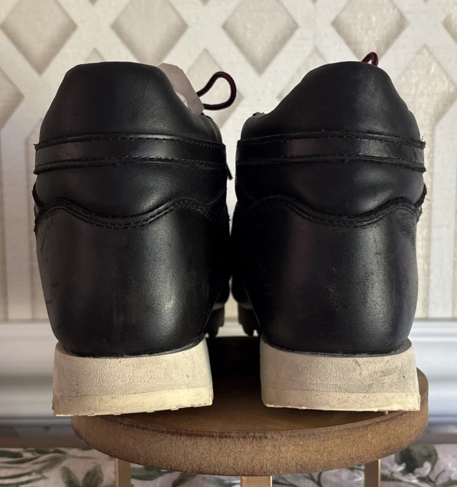 Botas New Balance Rainier Urainal para hombre talla 12 suela Vibram, negras/beige Foto 2 de 4