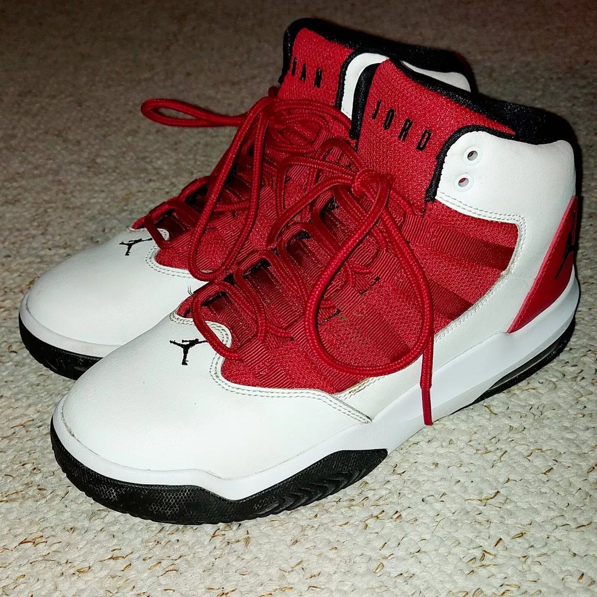 Jordan max aura gs red 2025