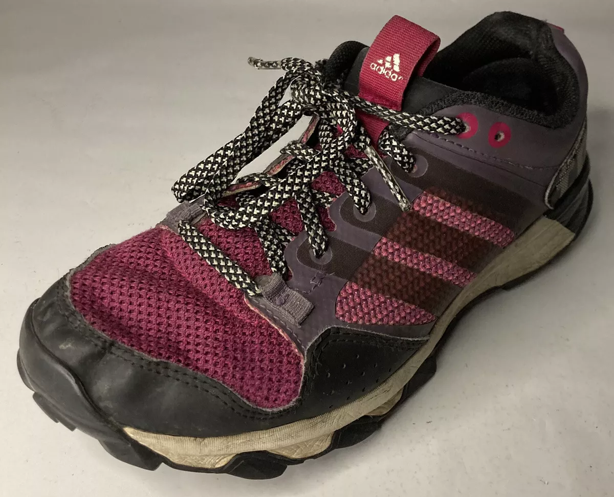 Adidas traxion trainers clearance