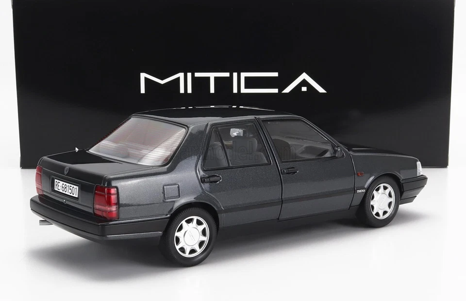 MODELLINO AUTO STATICO DIECAST LANCIA THEMA TURBO 16V LX 2S 1991 NERO SCALA 1/18 - Immagine 2 di 4