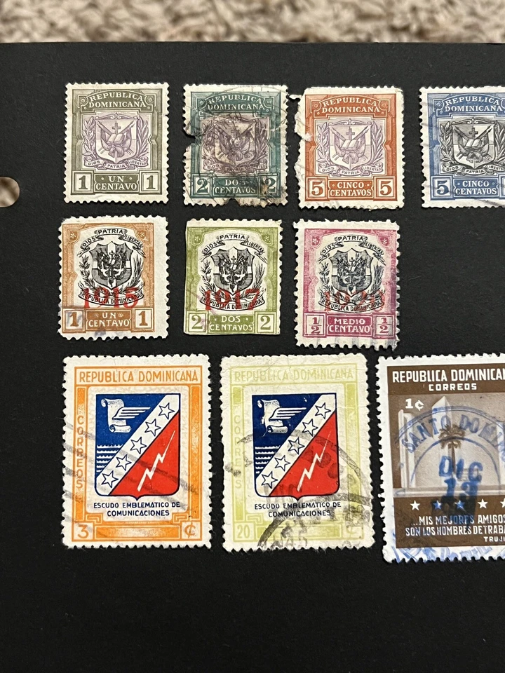 DOMINICAN REPUBLIC STAMP LOT ON PAGE (2 SIDES) TRIANGLES, FLOWERS, OLYMPICS - Image 2 of 4