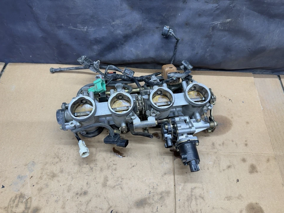 2004 2005 KAWASAKI NINJA ZX10R OEM MAIN FUEL INJECTORS / THROTTLE BODIES - Изображение 3 из 4