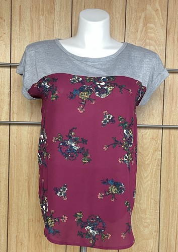 Rewind Damen Bluse Kurzarm grau und burgunder Blumenmuster Größe XL