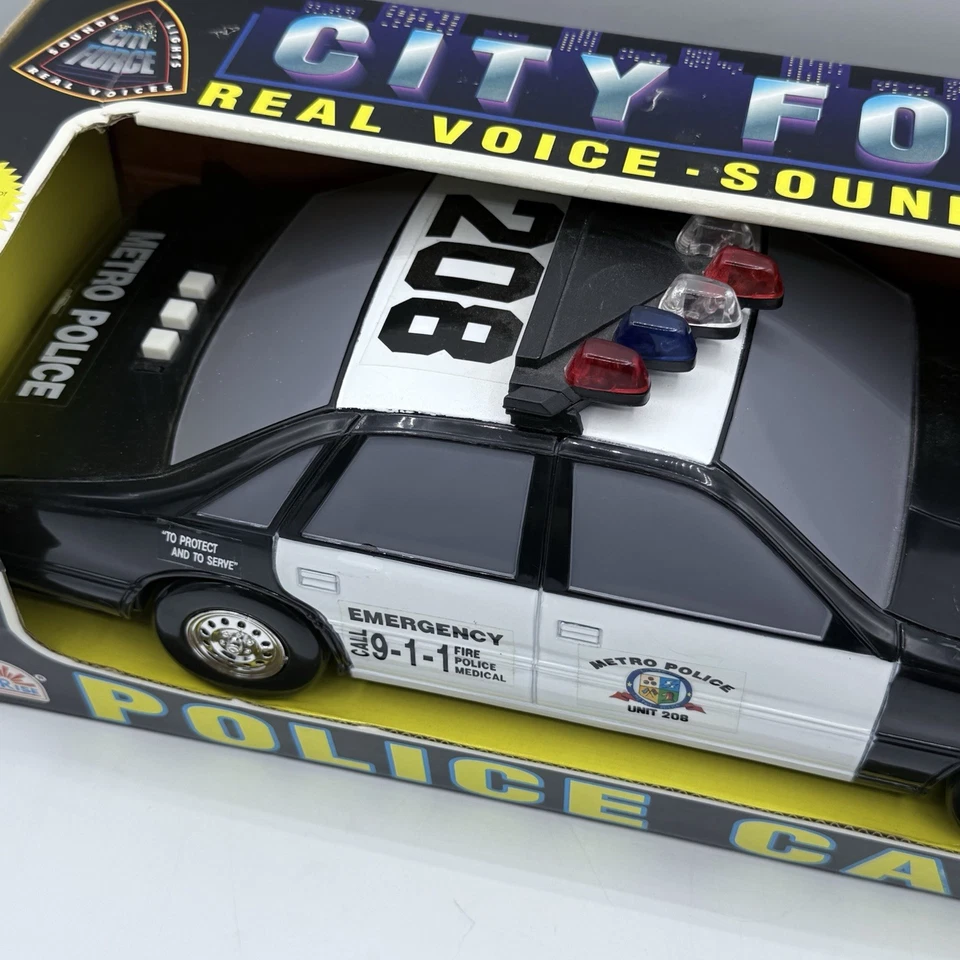 Coche de policía Ford Metro Unit 208 1994 Funrise vintage, luces sonido, City Force Foto 2 de 4